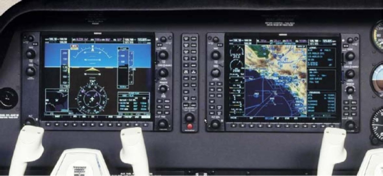 G1000 Dual-Screen Integrated Avionics in a Small Aircraft